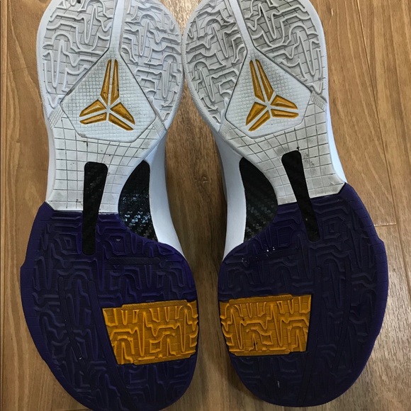 SOLD kobe zoom V - lakers home colorway - Picture 4 of 7